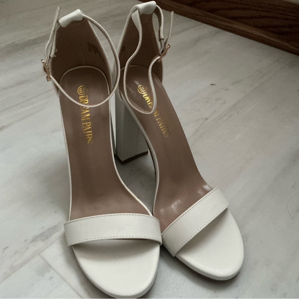 Dream Pairs Cream Block Heel Sandals - Picture 4 of 8